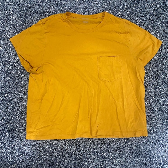 Everlane Tops - Retro Everlane Pocket T-Shirt